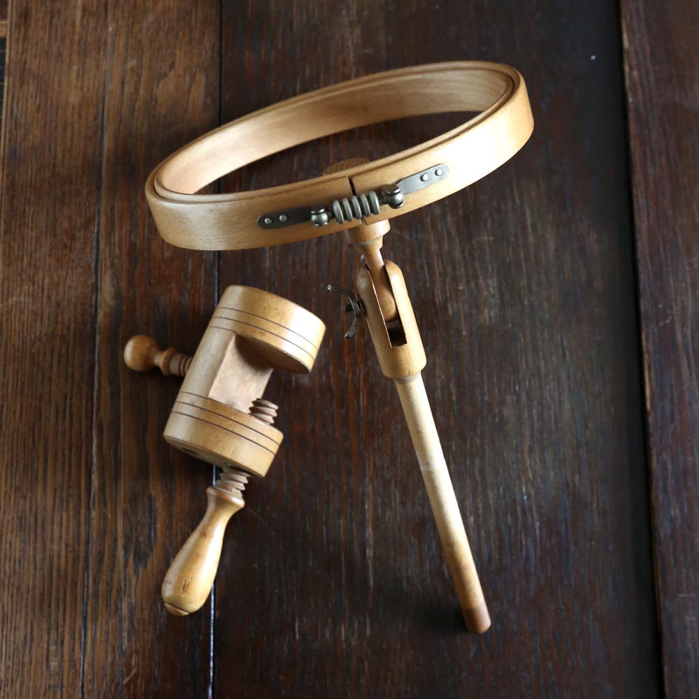 アンティーク・チェコ雑貨のお店 bábovka - アンティーク 刺繍枠 秀品