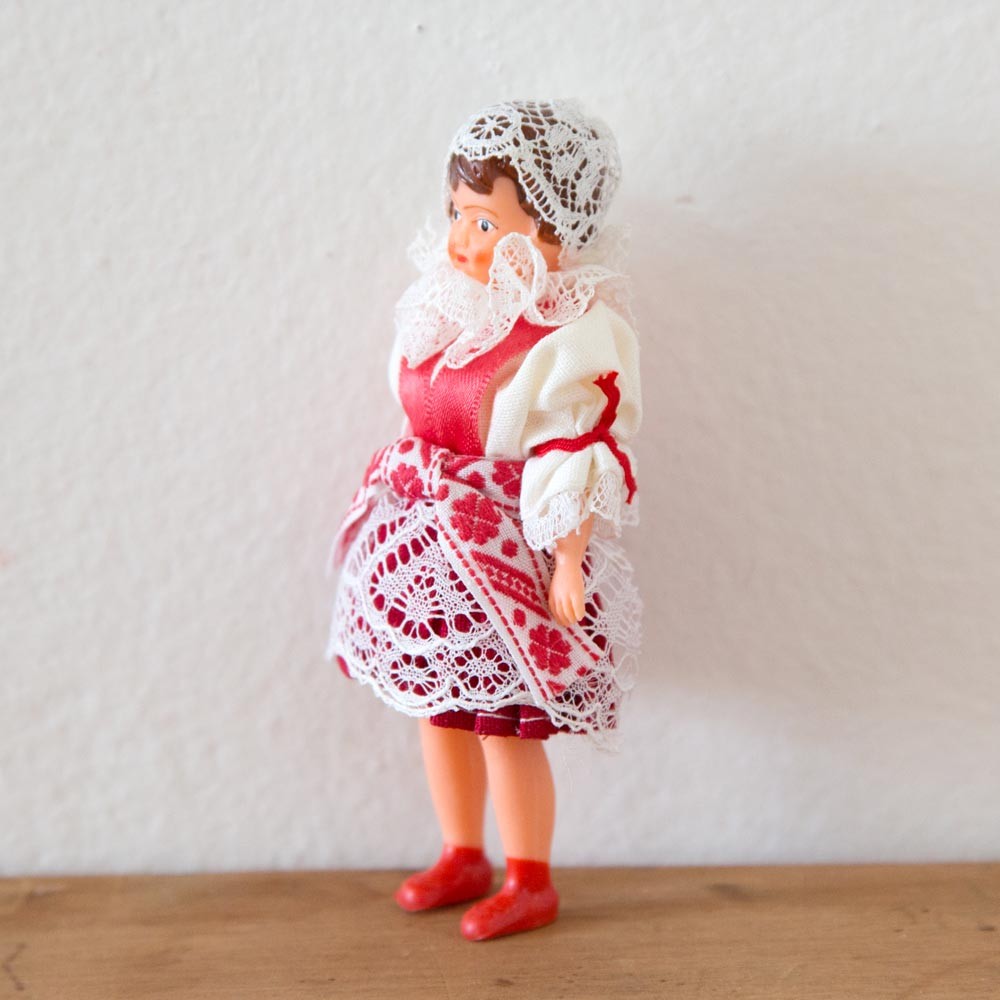 アンティーク チェコ雑貨のお店 Babovka チェコスロヴァキア 民族衣装のお人形 11cm