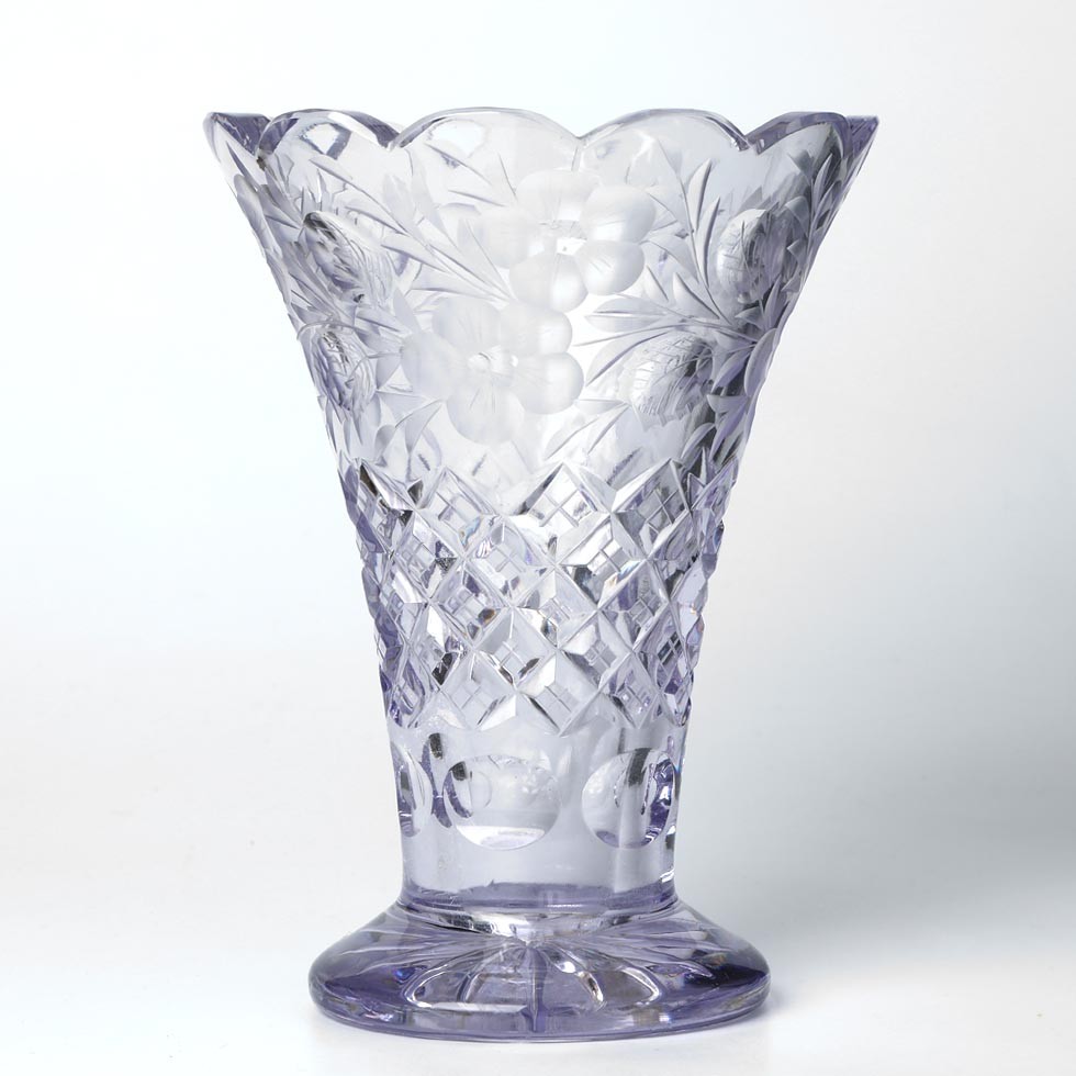 アンティーク・チェコ雑貨のお店 bábovka - ボヘミアン・アレキサンドライト・ガラスの花瓶 16.2cm